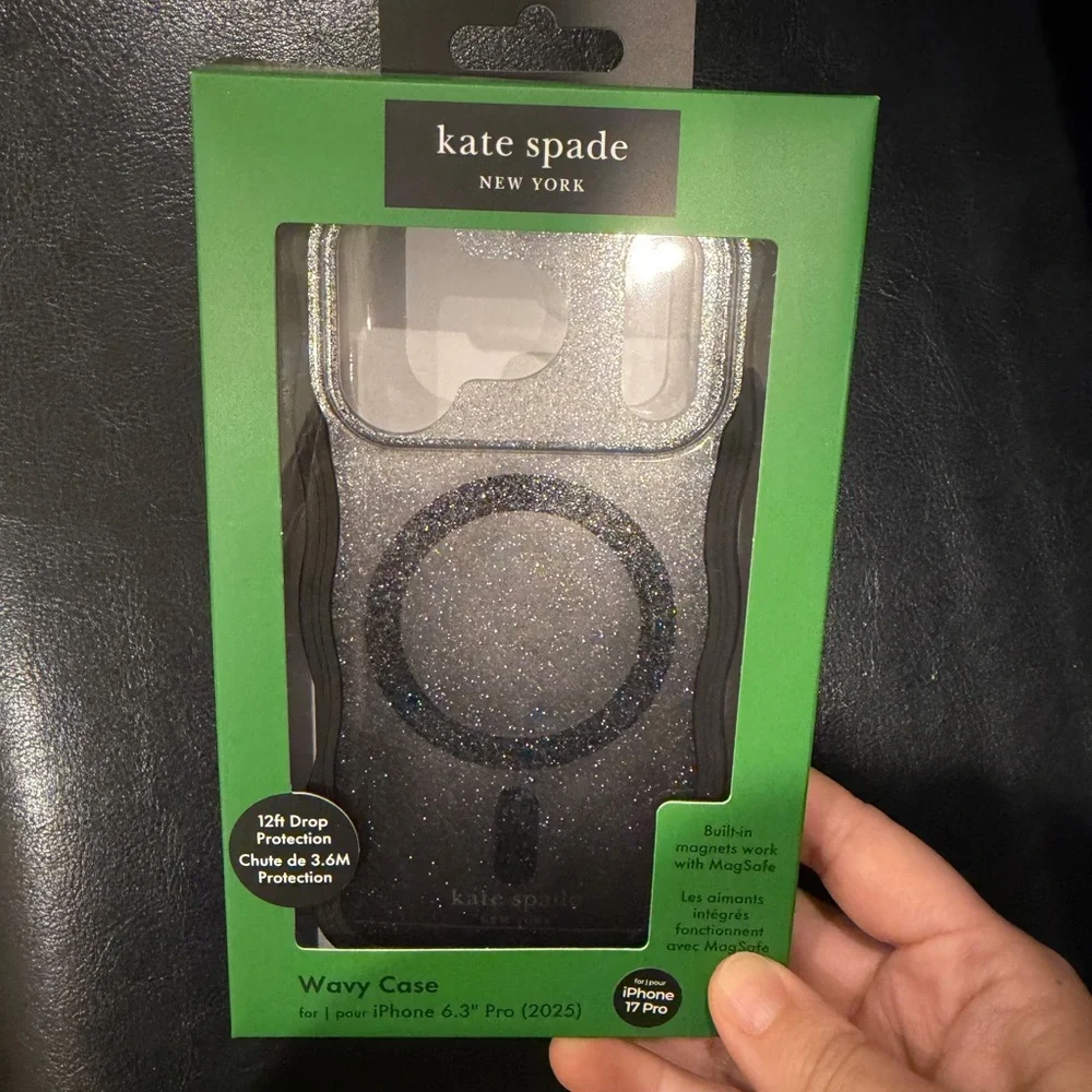 kate spade new york Wavy Nightfall MagSafe iPhone 17 Pro - Picture 5 of 5
